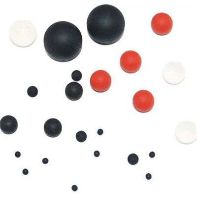 Petites balles en caoutchouc colorées