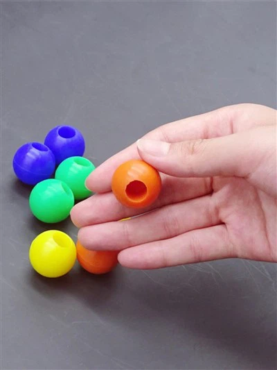 Balle en caoutchouc avec trou de différentes tailles à partir de 10 mm-50 mm